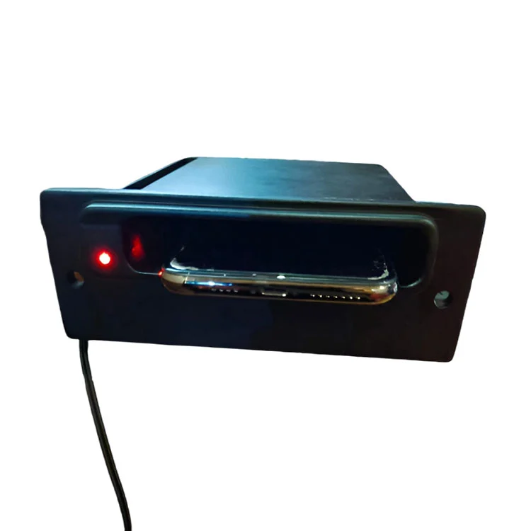 Chargeur QI monté sur tableau de bord